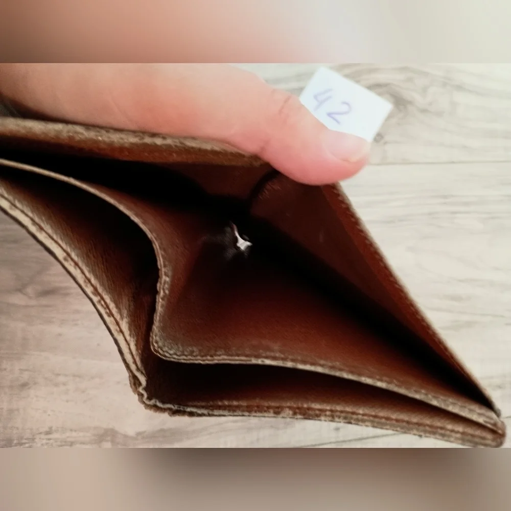 Louis Vuitton Monogram Bi Fold Wallet